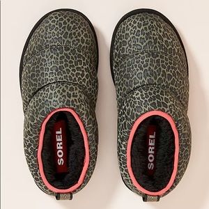 NIB Sorel Bodega Run Slippers